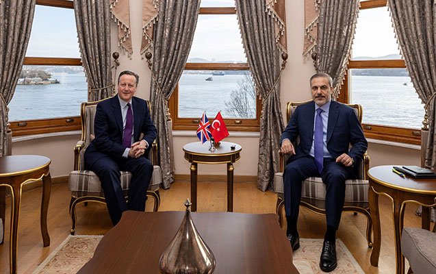 Hakan Fidan ölkədə səfərdə olan britaniyalı həmkarı Devid Kemeronla görüşüb