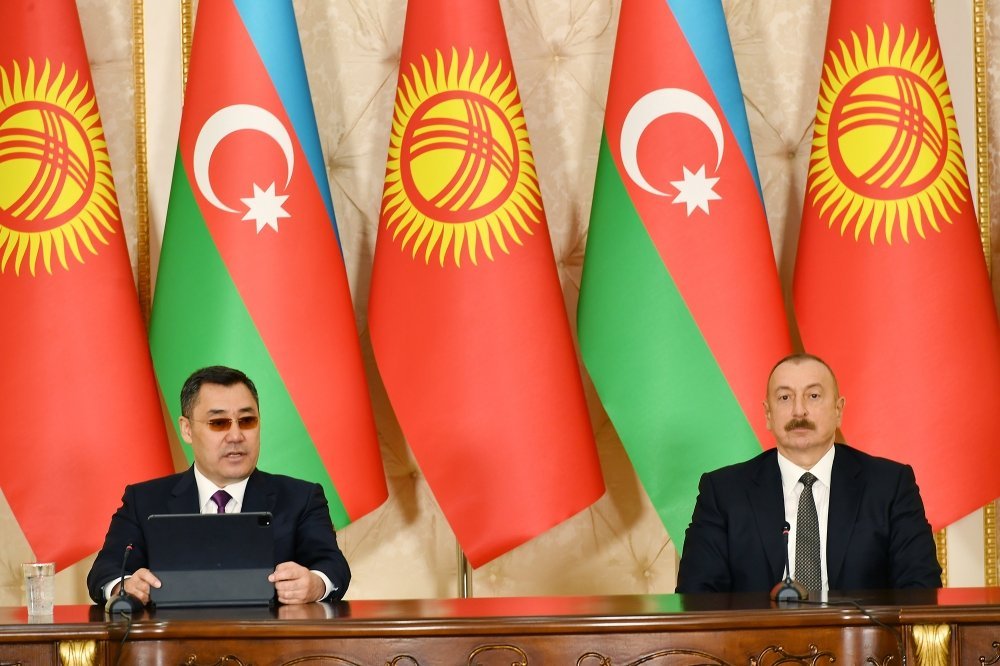 Prezidentlər mətbuata bəyanatlarla çıxış edirlər
