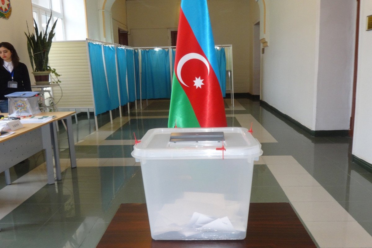 Parlament seçkisinə hazırlıq: Kimlər deputat ola bilər? - İZAH