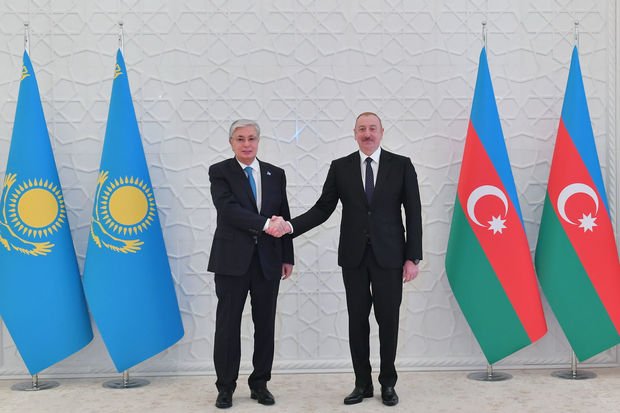 İlham Əliyev qazaxıstanlı həmkarına zəng edib