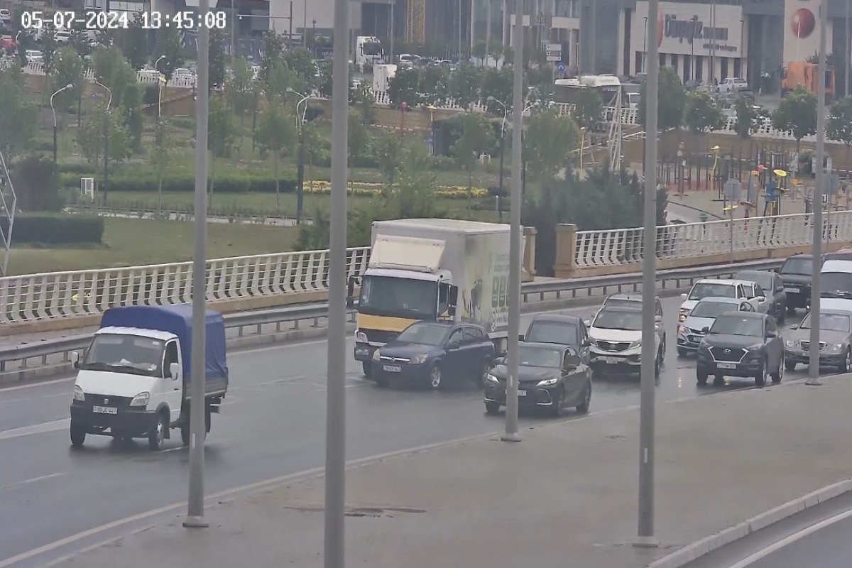 Bakının mərkəzində yol qəzası olub - FOTO