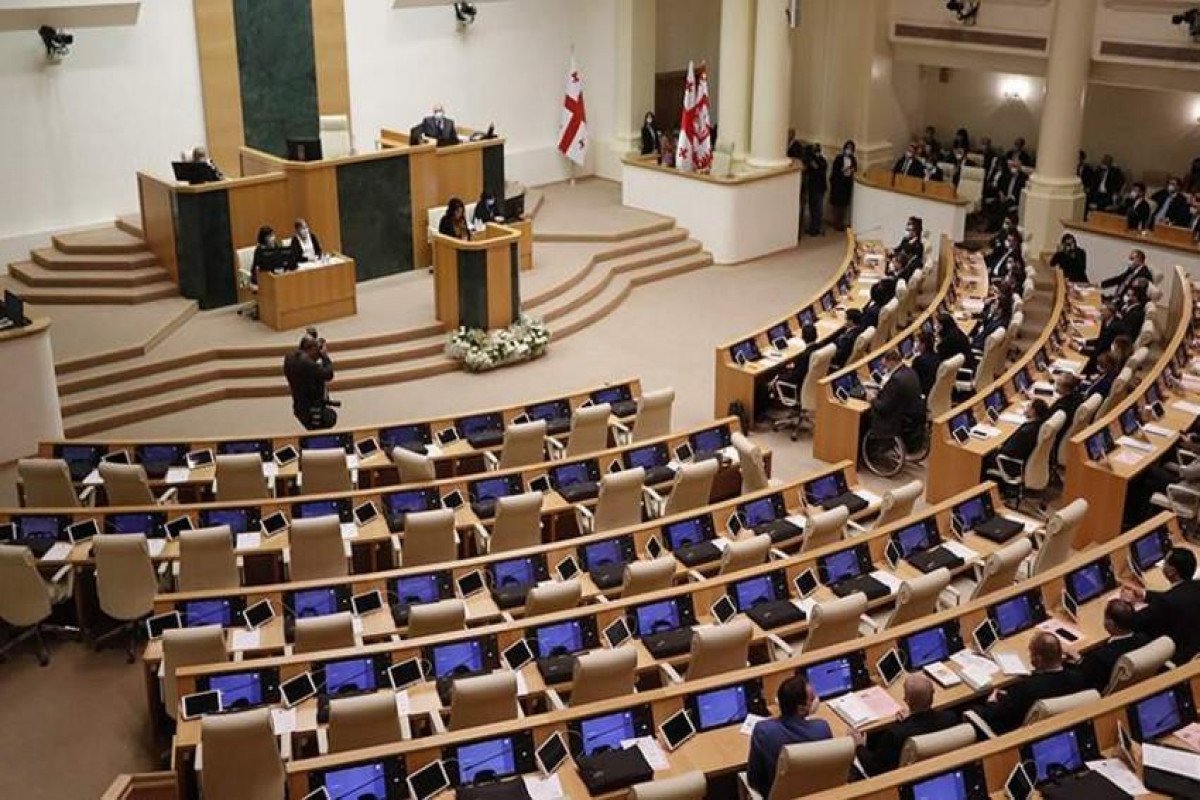 Gürcüstan parlamenti prezidentin “xarici agentlər” haqqında qanuna vetosunu ləğv edəcək