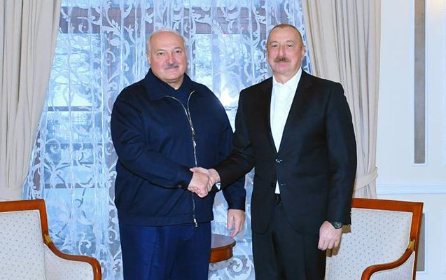 Əliyevlə Lukaşenko Şuşada sərgiyə baxdılar