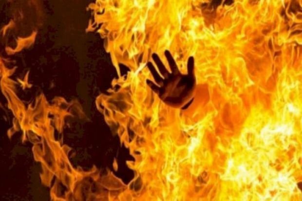 Bakıda 27 yaşlı oğlan evində yanaraq ölüb