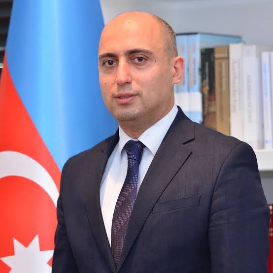 Nazir müəllimləri təbrik etdi