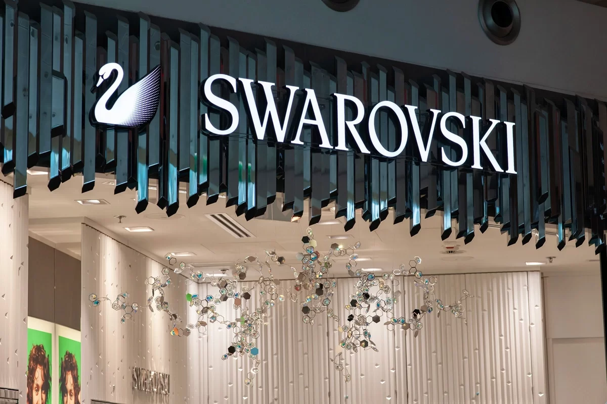 Parisdə "Swarovski" mağazasında 200 min avro dəyərində oğurluq baş verib