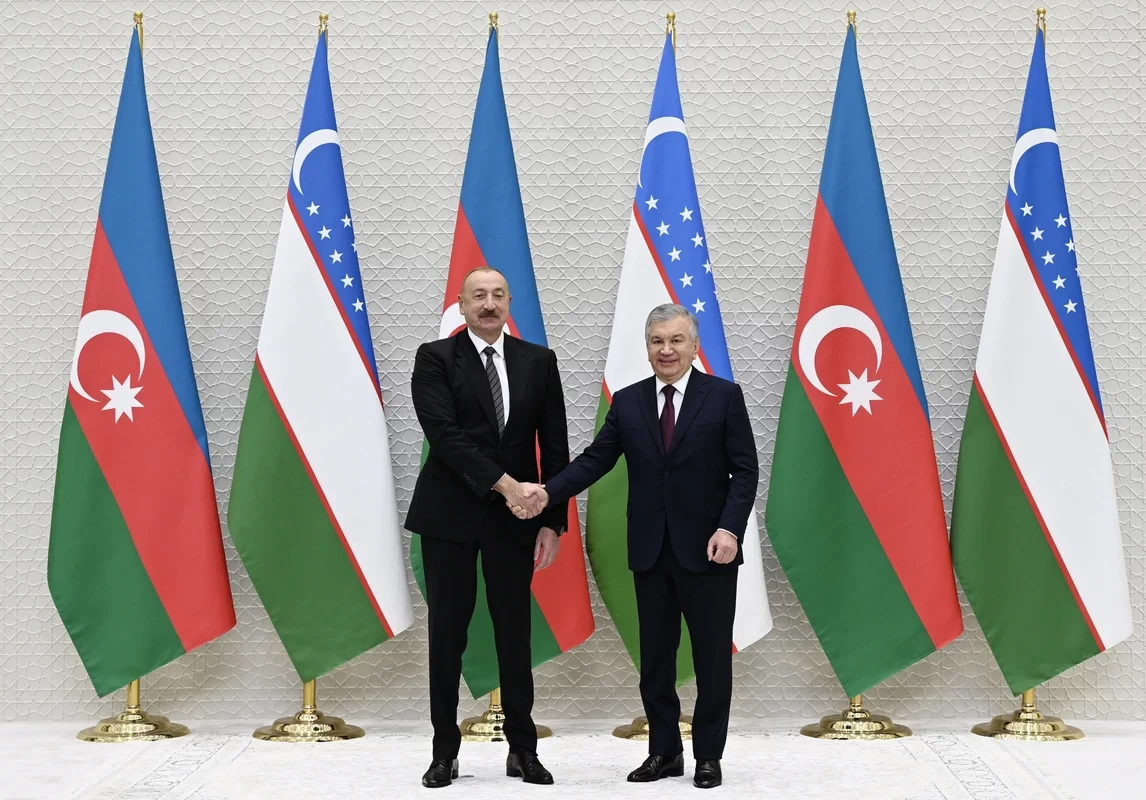 Daşkənddə İlham Əliyevin Özbəkistan prezidenti ilə təkbətək görüşü olub