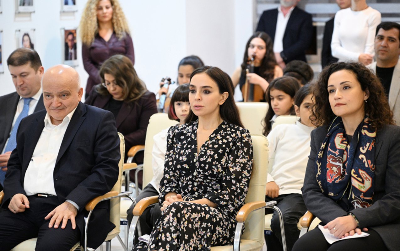 Leyla Əliyeva musiqi məktəbini ziyarət etdi - Fotolar