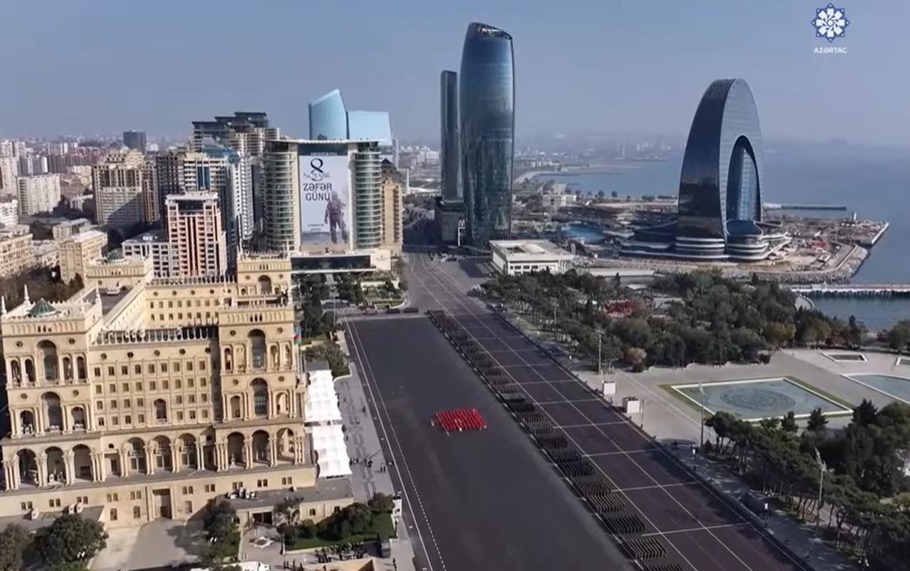 Bakıda hərbi parad başladı