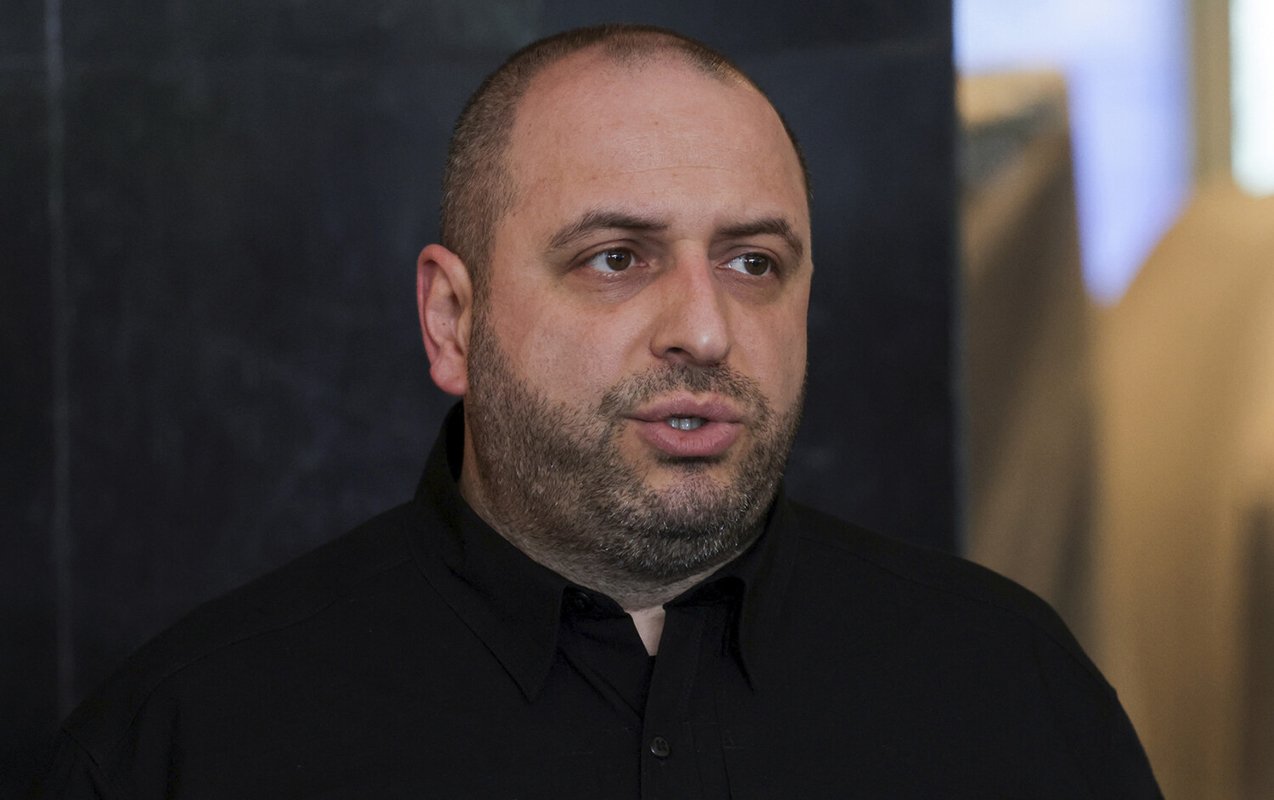 Umerov ölkəsinə qayıtdı