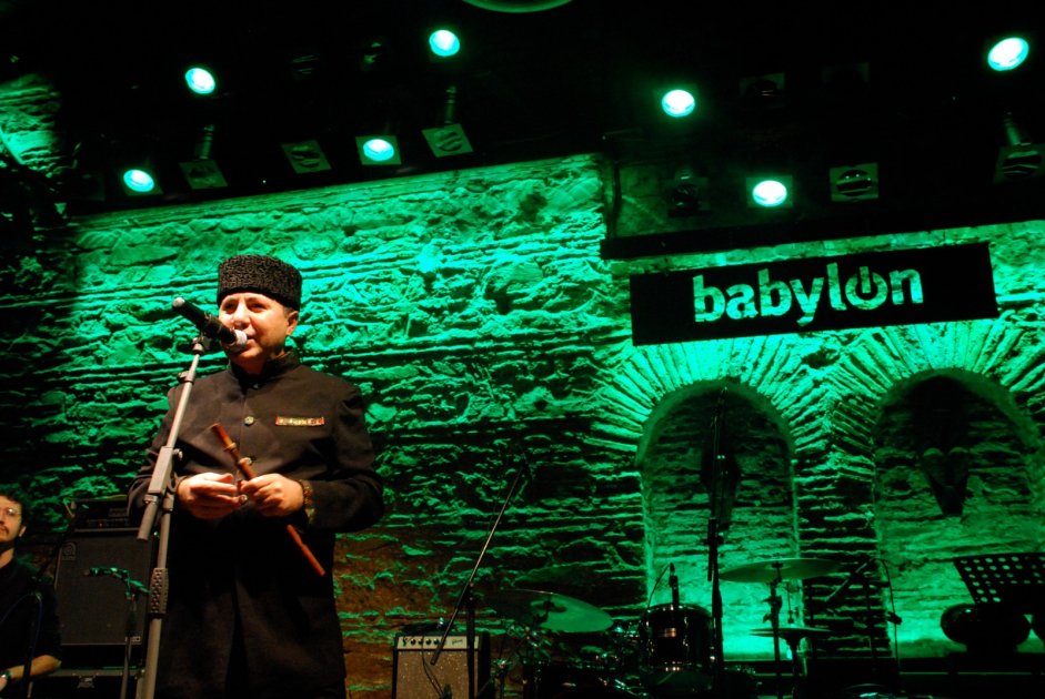 Balabanı dünyaya sevdirən adam - Əlixan Səmədov