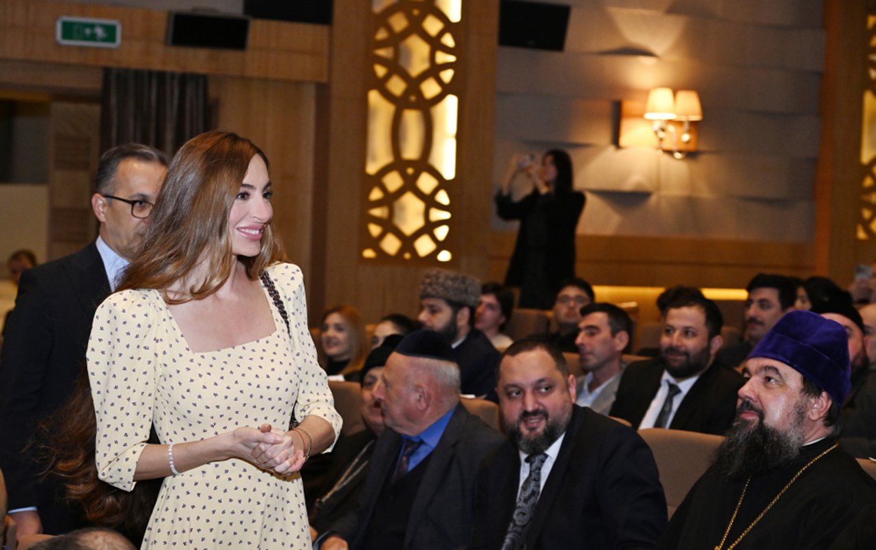 Arzu Əliyeva “Harmoniya”nın təqdimatında - Fotolar