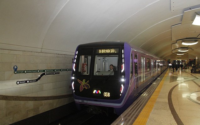 Bakı metrosunda nasazlıq - Sərnişinlər düşürüldü