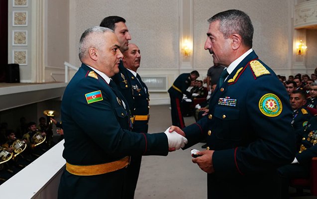 General-leytenant təqaüdə göndərildi