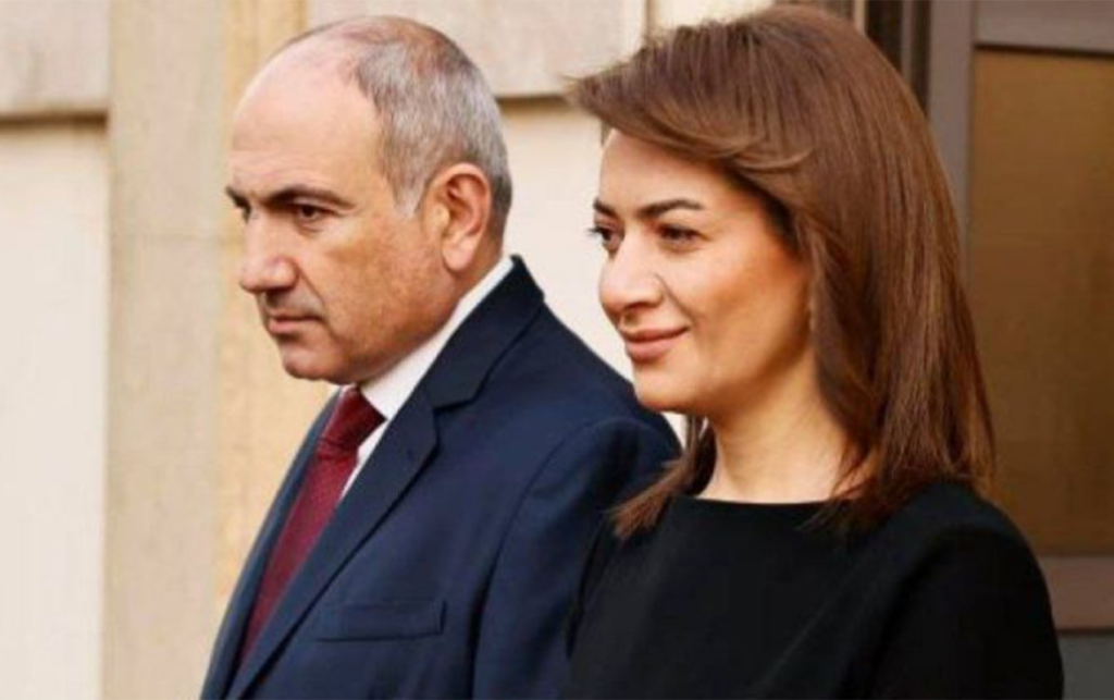 Paşinyan həyat yoldaşı ilə birlikdə BƏƏ-yə getdi