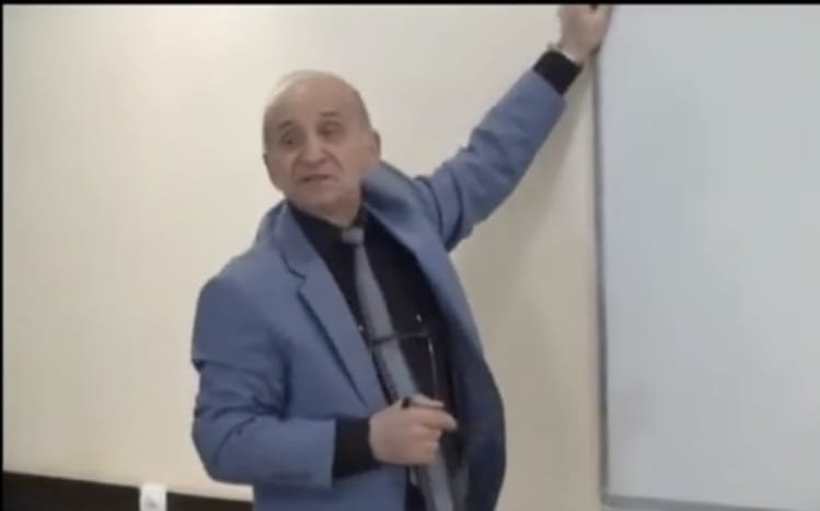 ZAMANI AŞAN MÜƏLLİM ÖMRÜ
